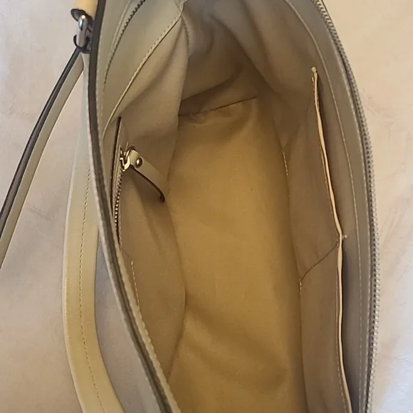 Alberta di Canio Italian genuine leather shoulder bag. - Picture 5 of 16